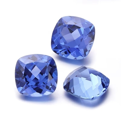 Im Labor angebaute Kissen aus königlichem blauem Saphir, geschnitten in ovale Birnenform, zum Schmücken