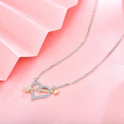 YASVITTI OEM ODM Hochwertige 925 Sterling Silber Cupid Halskette Rose Gold Plattiert Herz Pfeile Halskette Für Liebhaber Geschenk