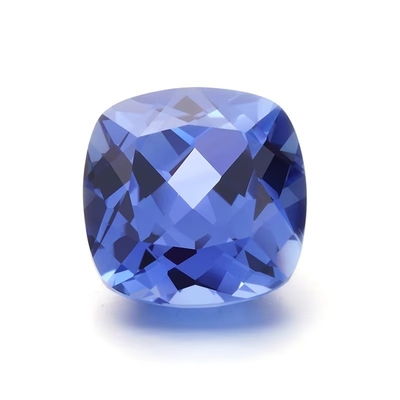 Laboratoriengebaute Edelsteine aus blauem Saphir in verschiedenen Formen und Größen für Schmuck