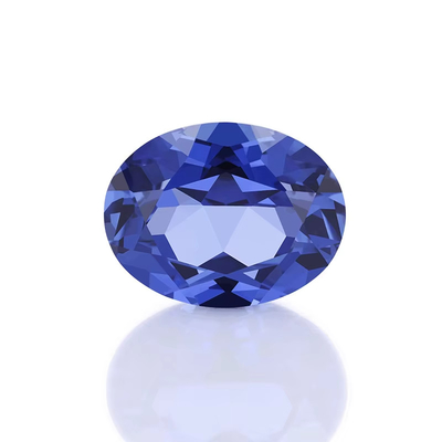 Laboratoriengebaute Edelsteine aus blauem Saphir in verschiedenen Formen und Größen für Schmuck