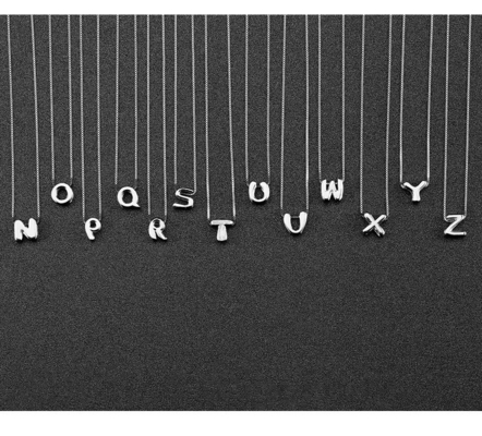 Modeminimalistische Schmucksachen 925 Sterling Silber Einfache Halskette 26 Buchstaben Halskette für Frauen
