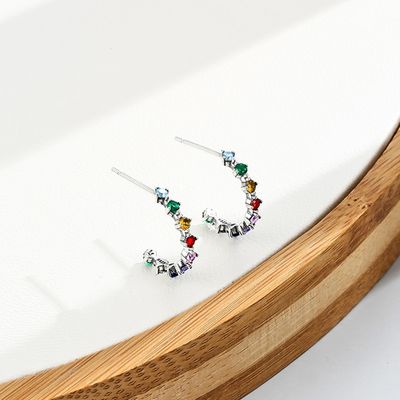 S925 0.6in der Regenbogen-1.4g Ohrringe Bolzen-Ohrring-5A Sterling Silver Medium Size Hoop