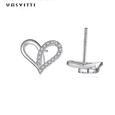 7.7x9.5mm Sterling Silver Heart Earrings Platinum überzogener silberner Ohrentropfen 1.1g